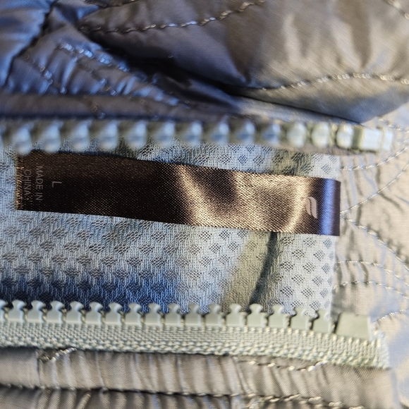 NWOT Fabletics The Loft Vest Aqua Arctic Wave Sz Large, Outdoor Ret. $90 - Picture 6 of 9